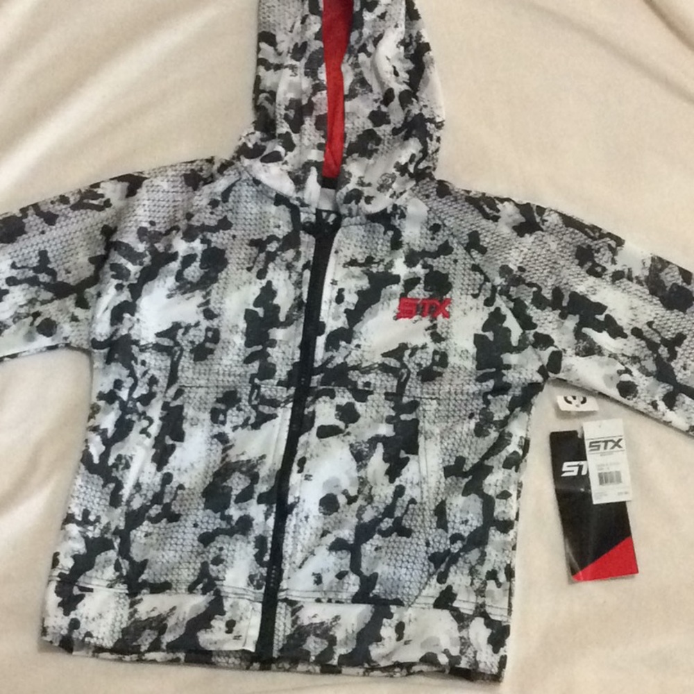 STX boys jacket. Black and white Camo